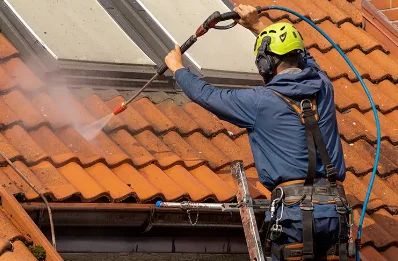 Démoussage et hydrofuge de toiture à Mirmande